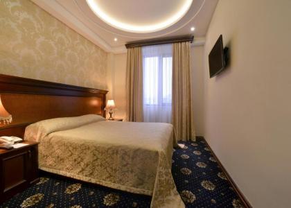 room 151 thumbnail 4
